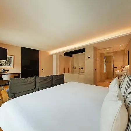 Hotel Nakar 4*