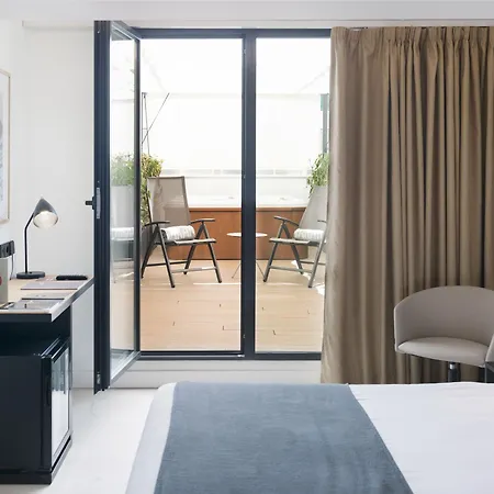 Hotel Nakar 4*